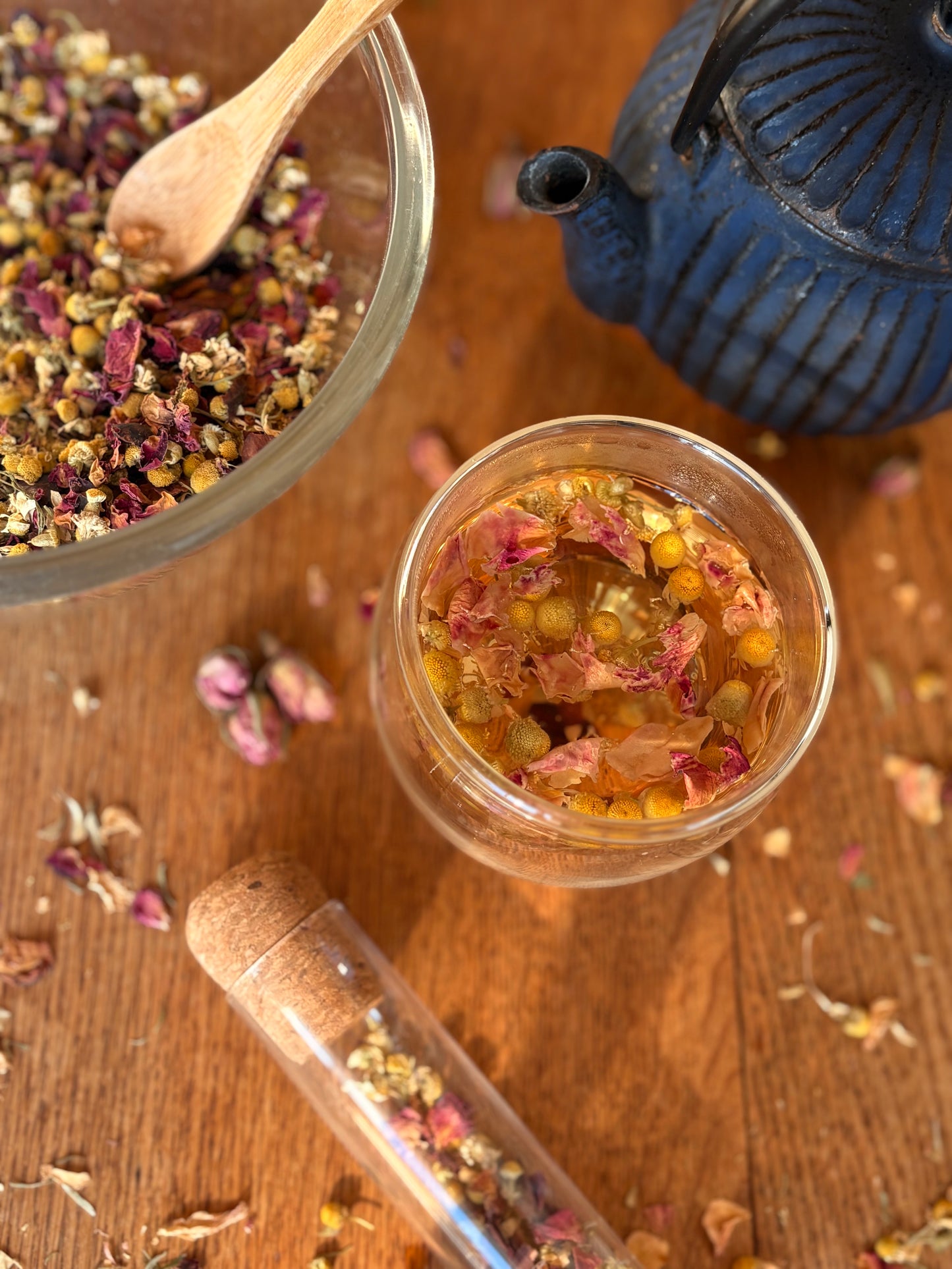Feminine Tea
A Calming Herbal Infusion