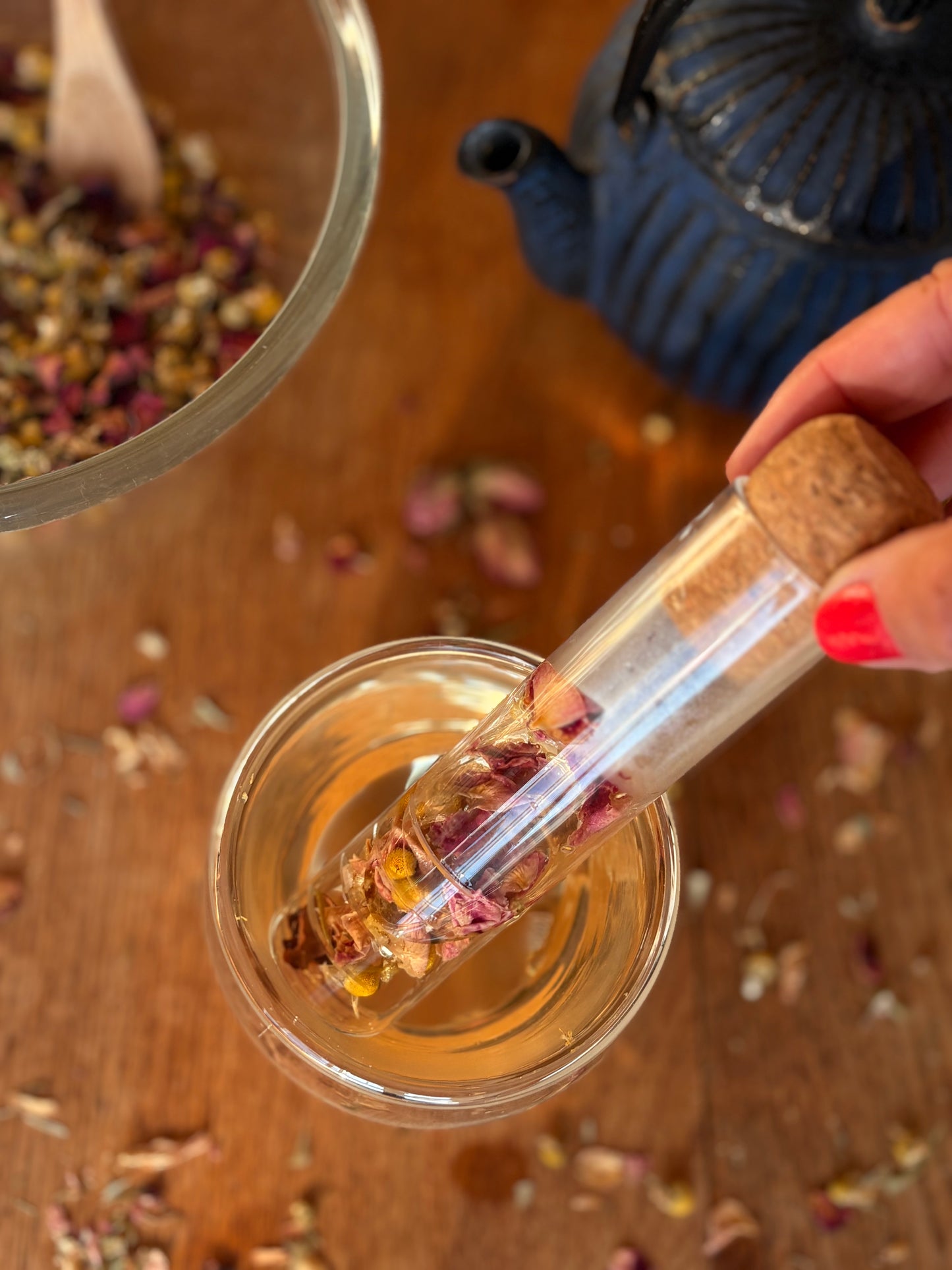 Feminine Tea
A Calming Herbal Infusion